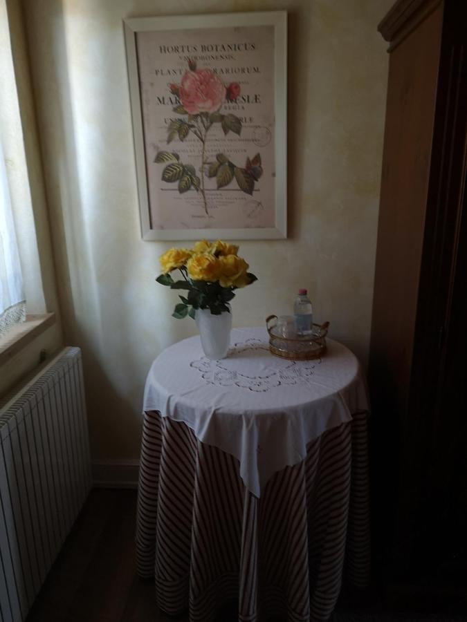 East Wind Bed & Breakfast Medea Bagian luar foto