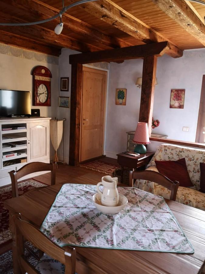 East Wind Bed & Breakfast Medea Bagian luar foto