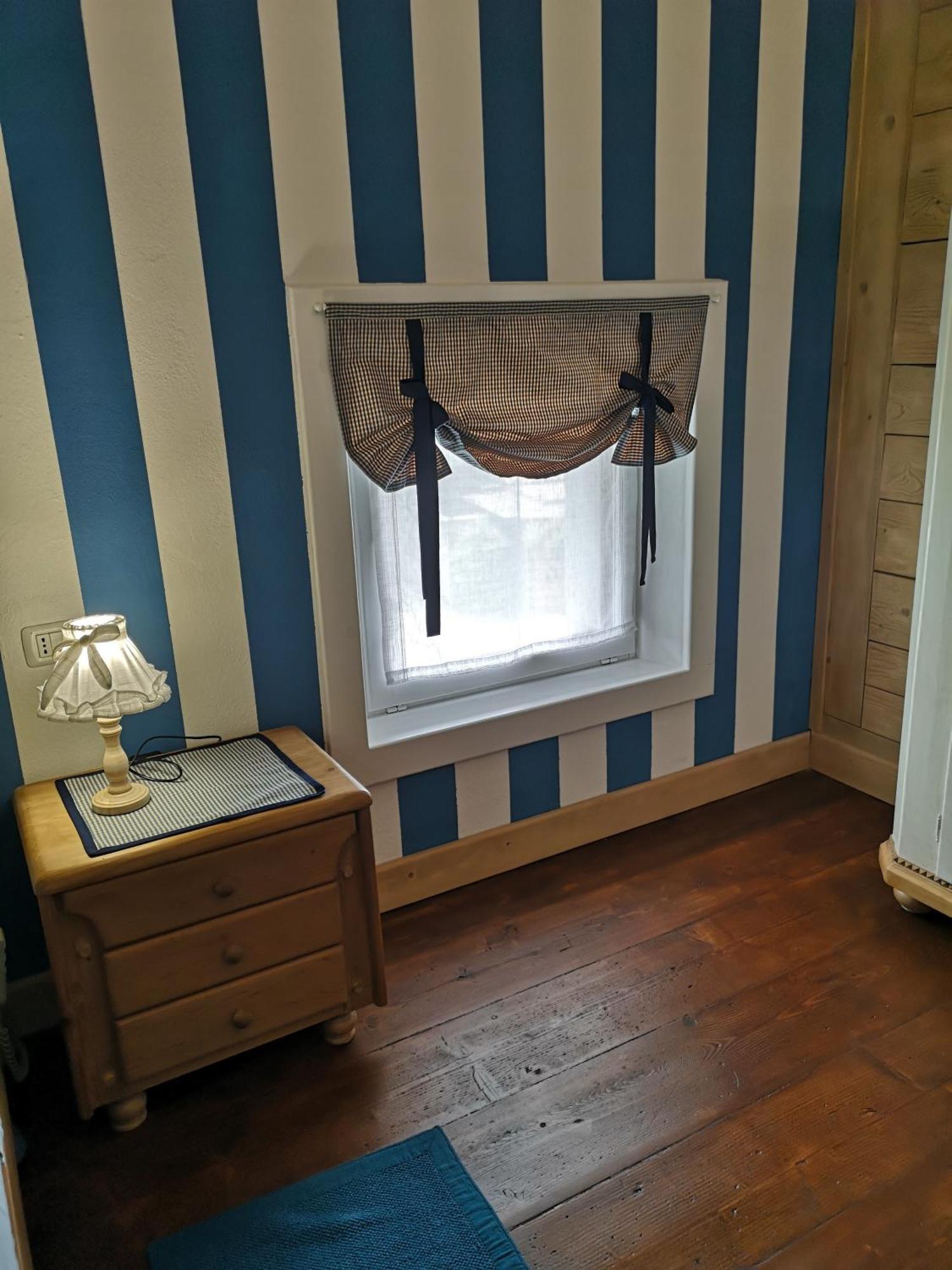 East Wind Bed & Breakfast Medea Bagian luar foto