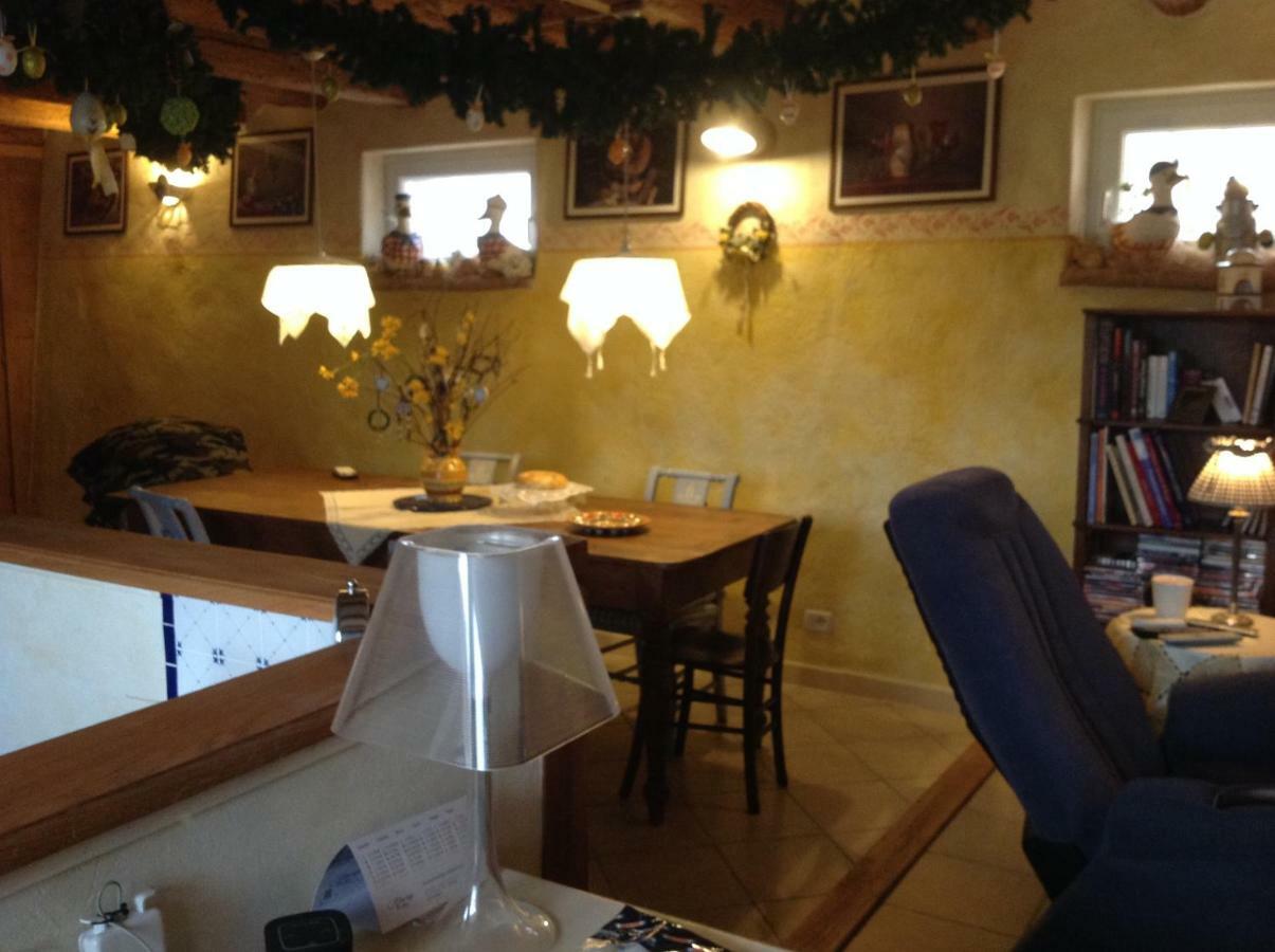East Wind Bed & Breakfast Medea Bagian luar foto