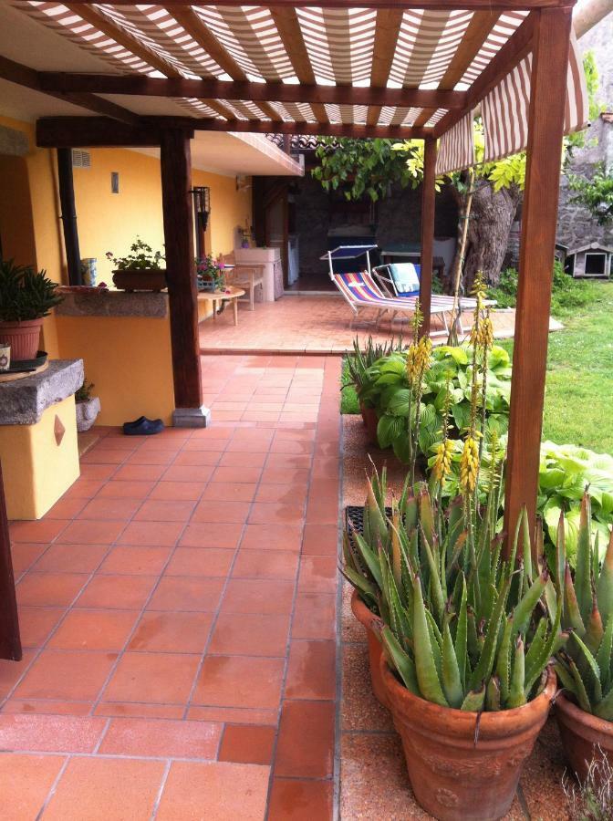 East Wind Bed & Breakfast Medea Bagian luar foto
