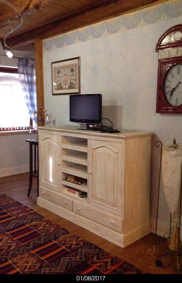 East Wind Bed & Breakfast Medea Bagian luar foto