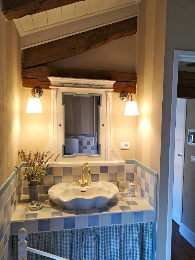 East Wind Bed & Breakfast Medea Bagian luar foto